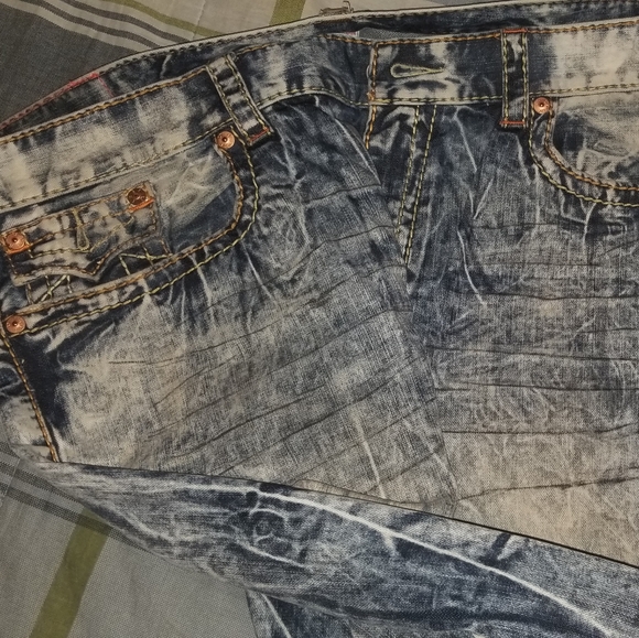 True Religion Jeans-Mens - Picture 2 of 3